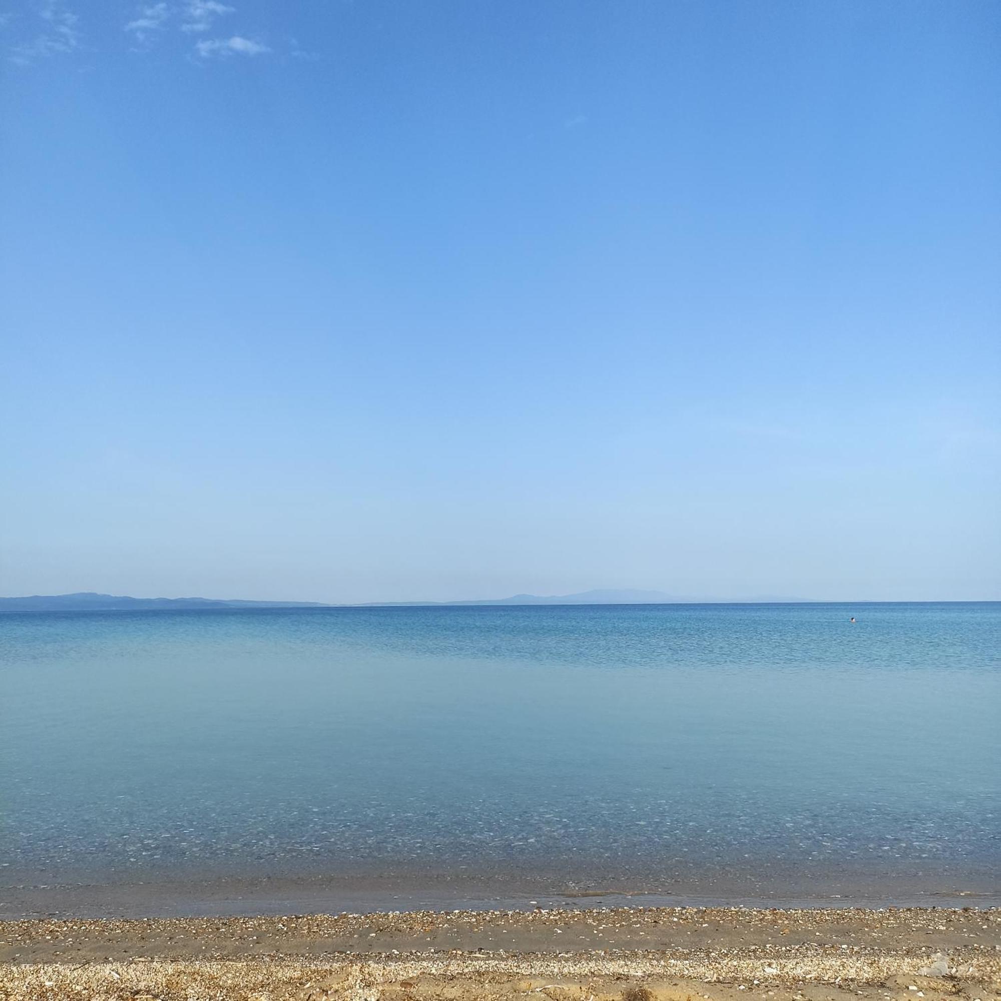 Kalelia Apartment Nea Poteidaia Bagian luar foto